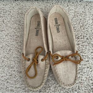 Minnetonka Women's Tan Moccasins Size 6.5 NWOB